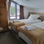 Chalet Courchevel La Tania - 14 Personnes - 7 Chambres 7 Salles De Bains - 40 M Des Pistes